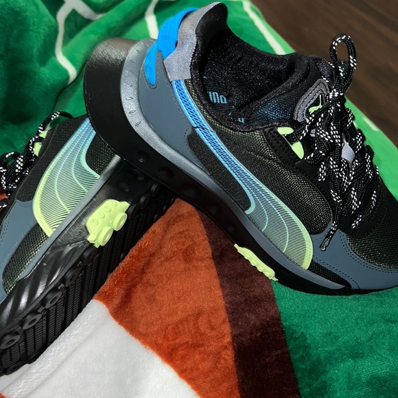 Puma shoes - Picture 1 of 3